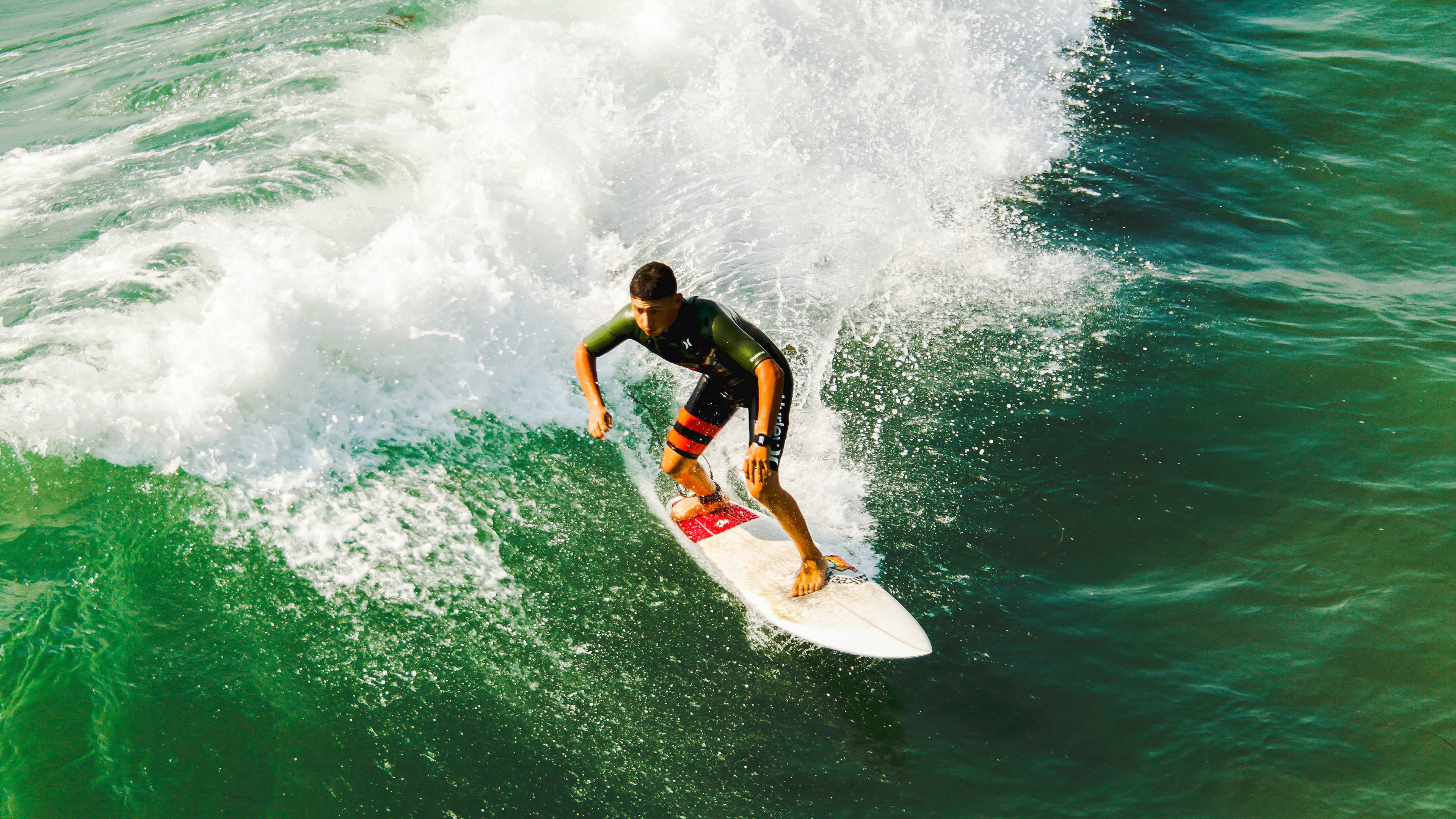 体育娱乐平台-闪电两击！巴萨开场5分钟连进两球，梅西防线形同虚设，开场5分钟连进两球！巴萨防线形同虚设